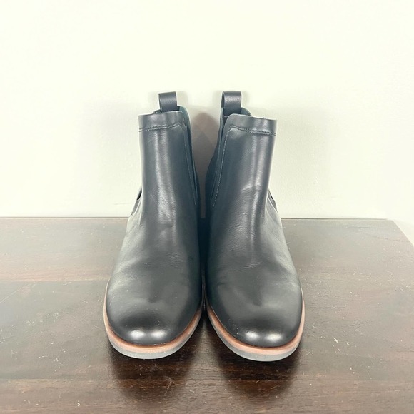 KORK-EASE LEATHER CHELSEA ANKLE BOOTIES IN BLACK WOMEN'S SIZE 6 - Picture 1 of 11